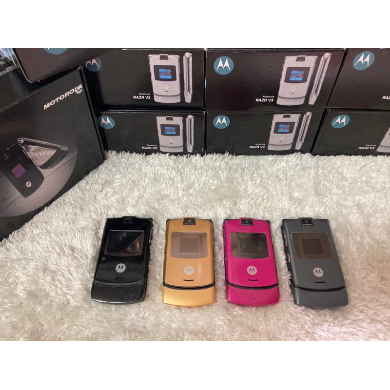 ມືຖືໃນຕຳນານ Motorola RAZR V3 